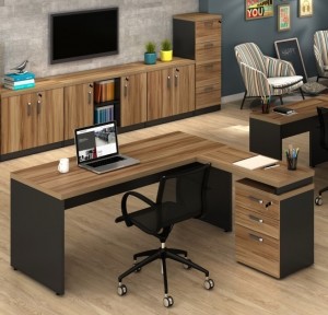 Mesa p/ Escritório Pedestal c/ Gaveteiro em "L" M40